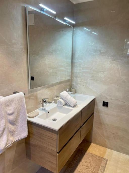 Superbe Appartement Pres De La Plage Et Du Centre Ville Saint-Tropez Esterno foto