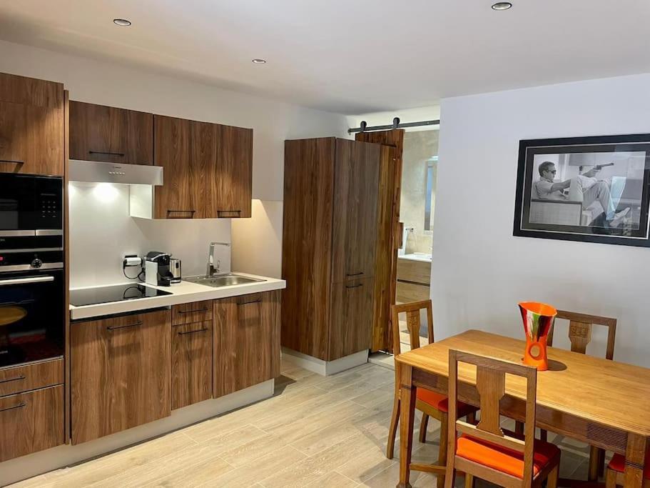 Superbe Appartement Pres De La Plage Et Du Centre Ville Saint-Tropez Esterno foto